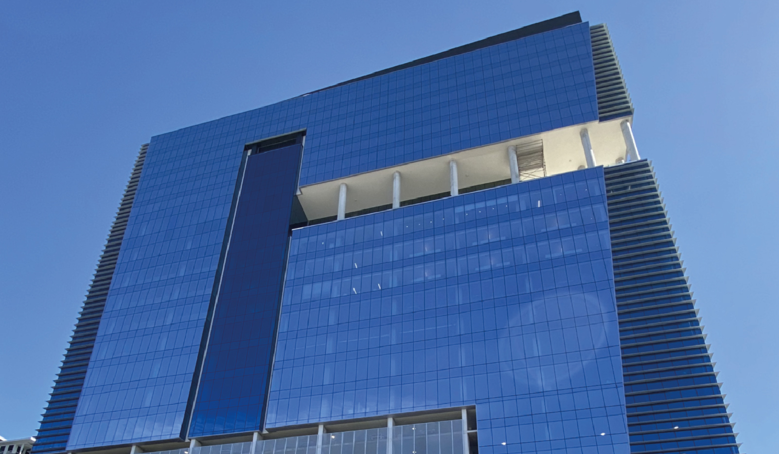 Tecnoglass - SunTrust Plaza at Church Street Station